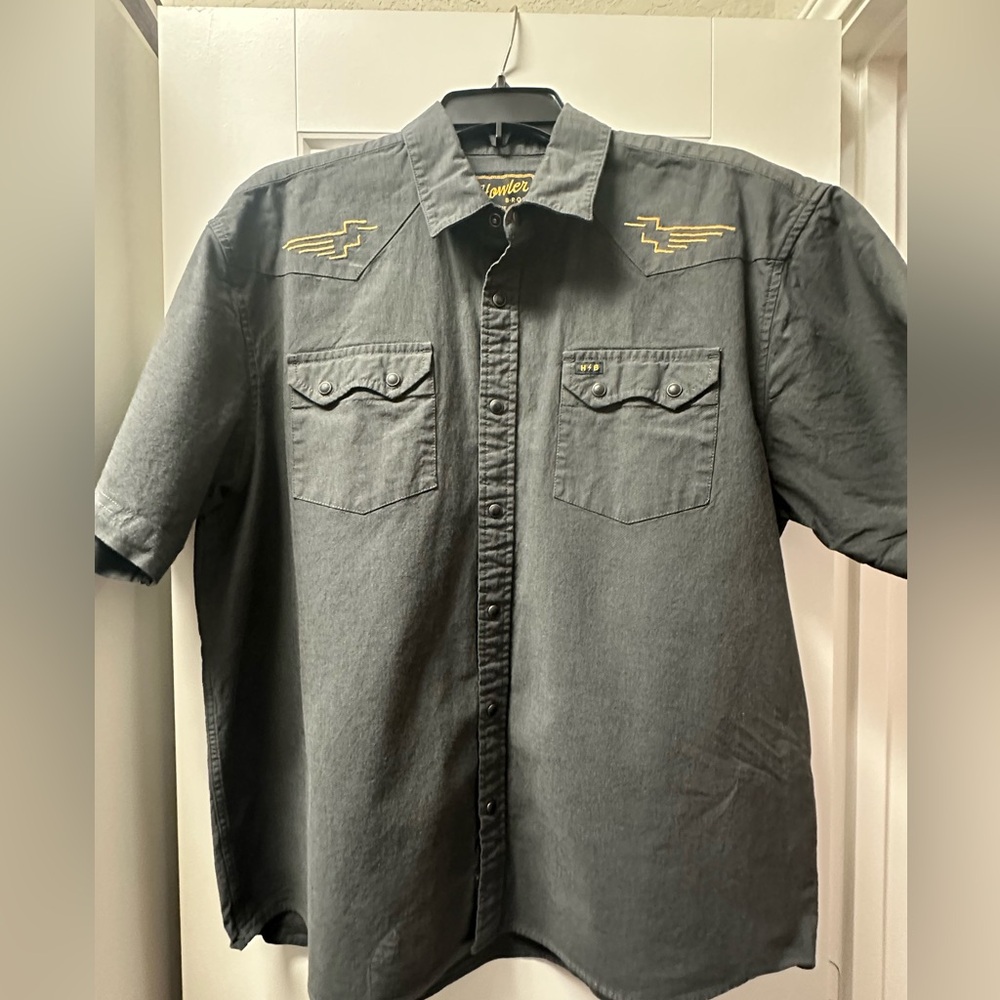Howler Bros vintage pearl snap. Perfect, new condition.